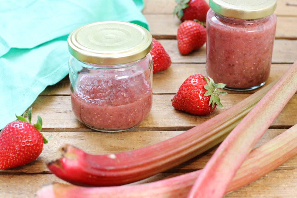 Erdbeeren Rhabarber Marmelade ohne Zucker gesund zuckerfrei Clean Eating Thermomix Foodrevers