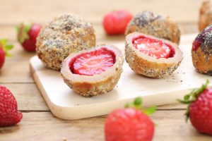 Erdbeer Quarkbällchen zuckerfrei gesund Clean Eating Foodrevers
