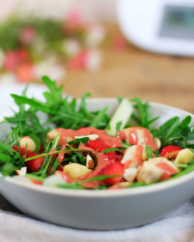 Erdbeer Spargel Salat mit Hähnchen gesund zuckerfrei Clean Eating Thermomix