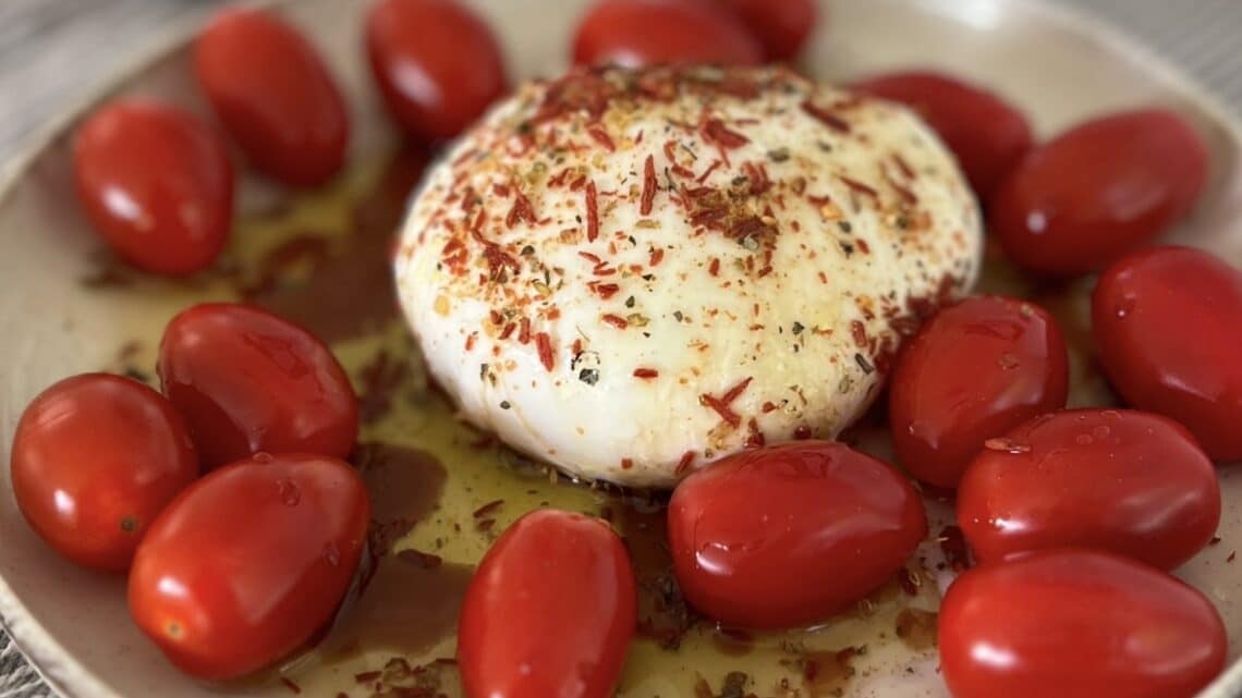 Tomate Mozzarella mit Bruschetta Edelschmaus